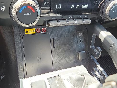 Used 2024 Toyota Tacoma SR5 AWD/4WD image 28