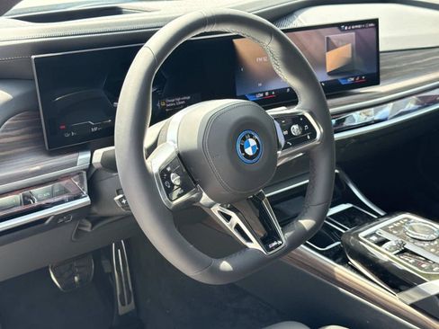 New 2026 BMW i7 xDrive60 AWD/4WD image 2