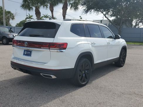 Certified 2024 Volkswagen Atlas SE w/ Panoramic Sunroof Package FWD image 5