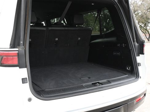 Used 2024 Jeep Wagoneer L Series II w/ Flexible Seating Group image 24