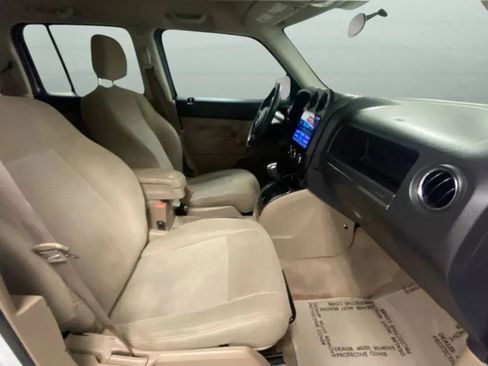 Used 2015 Jeep Patriot Sport FWD image 22