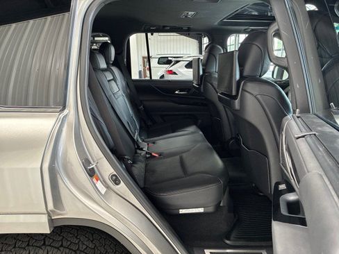 Used 2024 Lexus LX 600 4WD w/ Appearance Package image 14