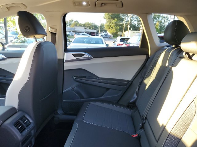 Certified 2026 Volkswagen Taos SE FWD image 16