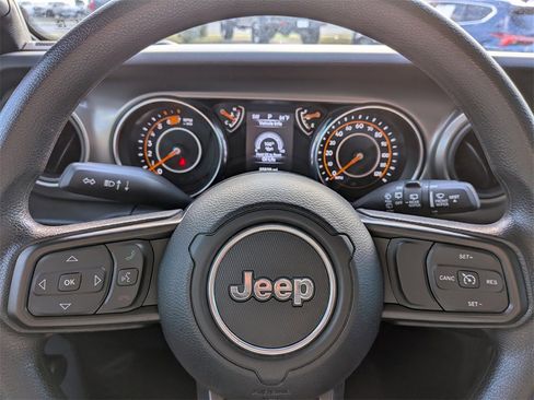 Used 2023 Jeep Wrangler Sport image 31