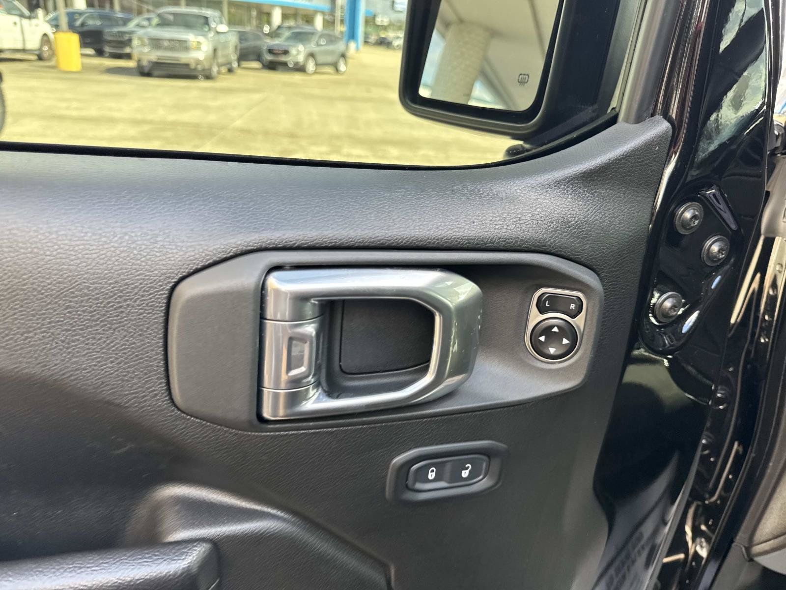Used 2024 Jeep Gladiator Mojave w/ Convenience Group AWD/4WD image 19