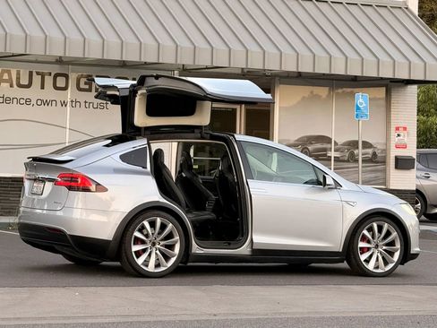 Used 2016 Tesla Model X Performance AWD/4WD image 8