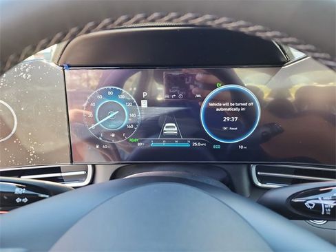 New 2025 Hyundai Elantra Limited image 28