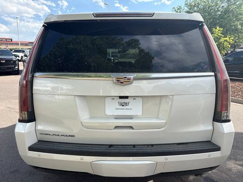 Used 2019 Cadillac Escalade Platinum AWD/4WD image 4