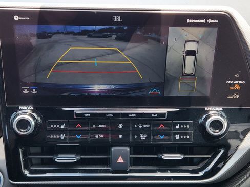 Used 2021 Toyota Highlander Platinum AWD/4WD image 20