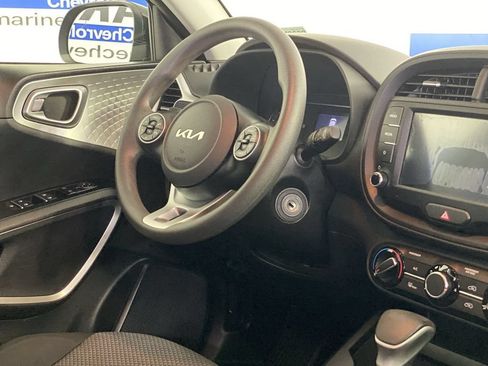 Used 2022 Kia Soul LX w/ Technology Package FWD image 14