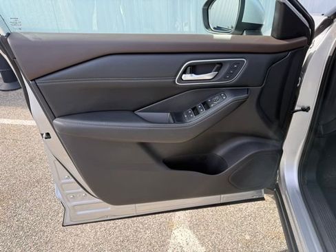 Certified 2021 Nissan Rogue SL image 16