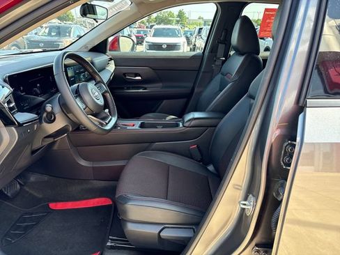 Certified 2025 Nissan Kicks SR AWD/4WD image 9