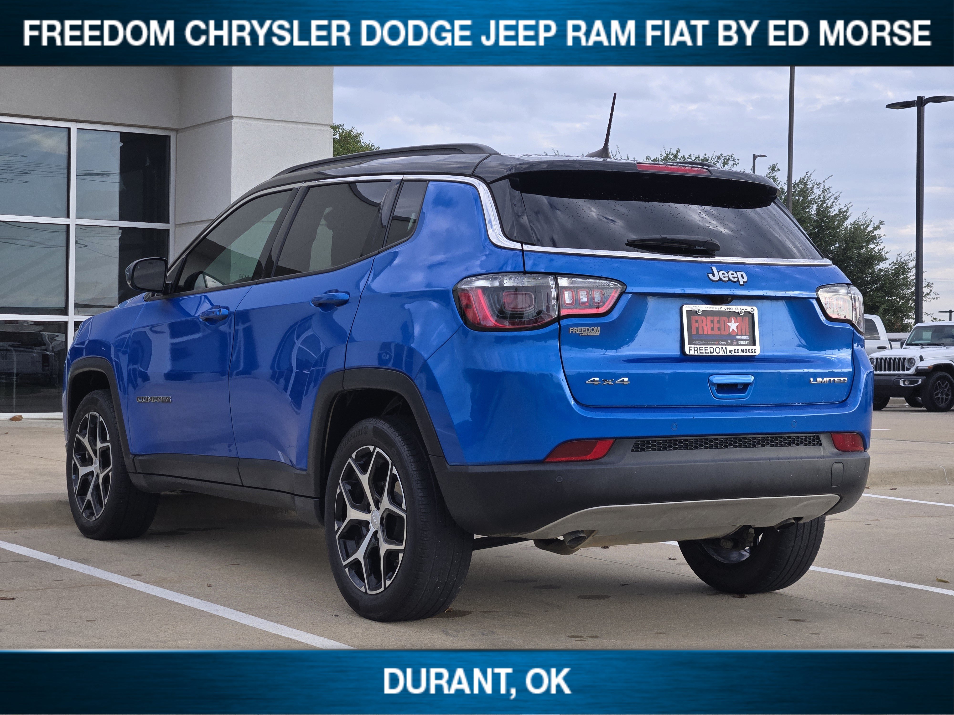 Used 2024 Jeep Compass Limited AWD/4WD image 3