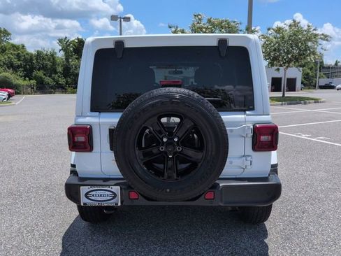 Used 2020 Jeep Wrangler Unlimited Sahara AWD/4WD image 5
