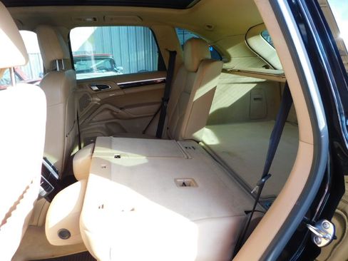 Used 2014 Porsche Cayenne image 21
