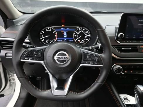 Used 2022 Nissan Altima 2.5 SR w/ Midnight Edition Package image 29