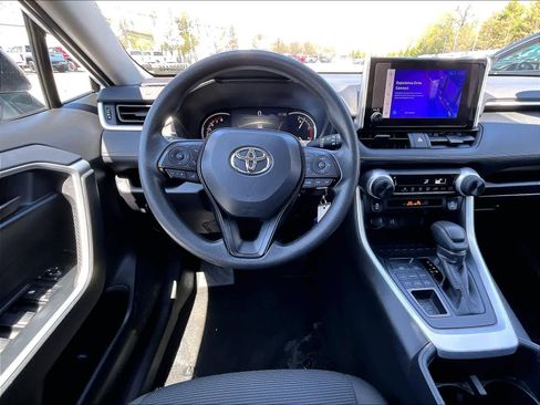 Used 2025 Toyota RAV4 LE AWD/4WD image 17