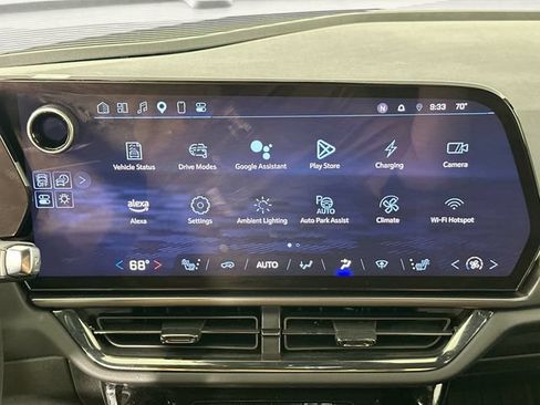 Used 2024 Chevrolet Equinox EV RS FWD image 11