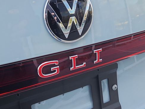 Certified 2025 Volkswagen Jetta GLI Autobahn image 5