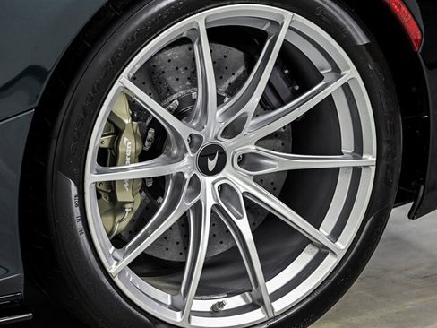 Used 2022 McLaren 765LT RWD image 23
