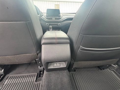 Used 2024 Nissan Altima 2.5 SR FWD image 18