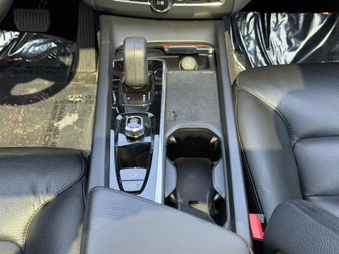 Used 2022 Volvo XC60 T8 Inscription Expression w/ Advanced Package image 15