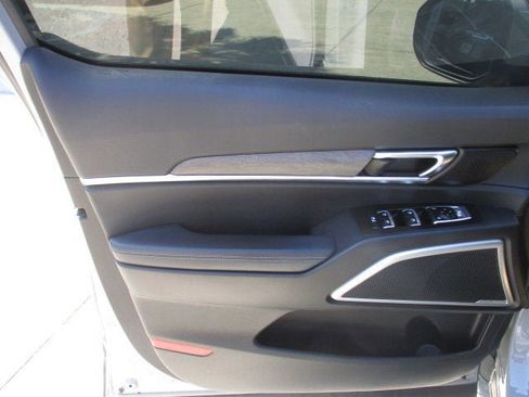 Used 2022 Kia Telluride EX w/ EX Premium Package image 16