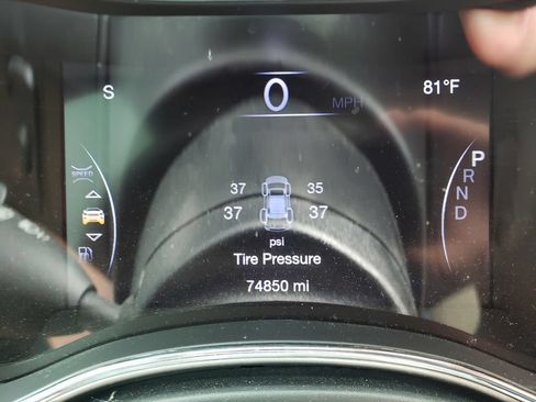 Used 2018 Jeep Grand Cherokee Laredo AWD/4WD image 8