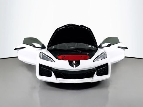 Used 2023 Chevrolet Corvette Z06 w/ Stealth Interior Trim Package RWD image 33