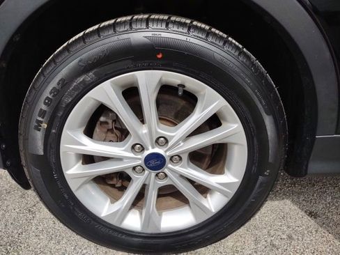 Used 2018 Ford Escape SE image 28