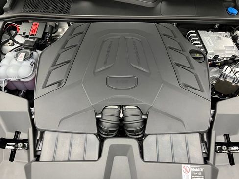 New 2025 Porsche Cayenne S image 33