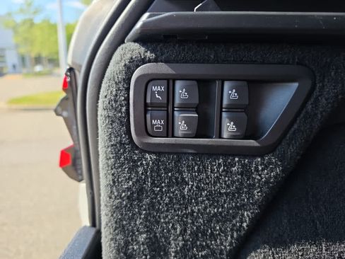 Used 2023 BMW X7 xDrive40i w/ Premium Package AWD/4WD image 10