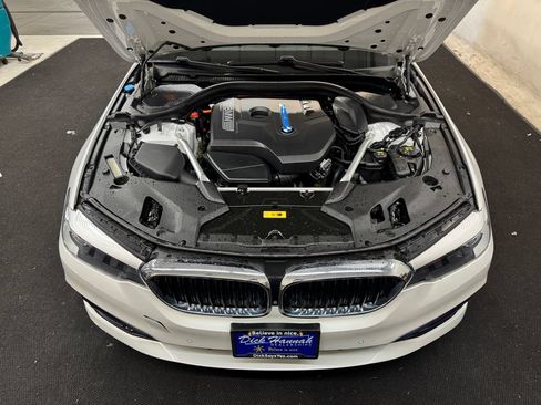 Used 2019 BMW 530e RWD image 10