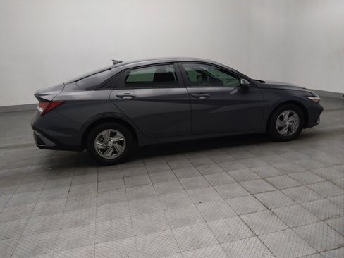 Used 2024 Hyundai Elantra SE image 10