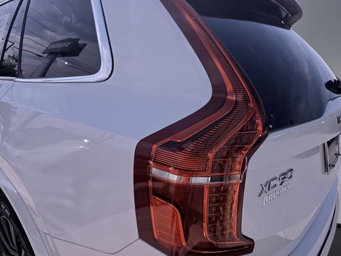 Certified 2025 Volvo XC90 B6 Plus AWD/4WD image 46