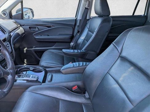 Used 2019 Honda Pilot Touring image 14