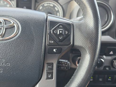 Used 2019 Toyota Tacoma TRD Off-Road w/ Technology Package AWD/4WD image 35