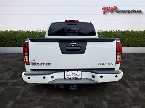 Used 2019 Nissan Frontier PRO-4X image 8