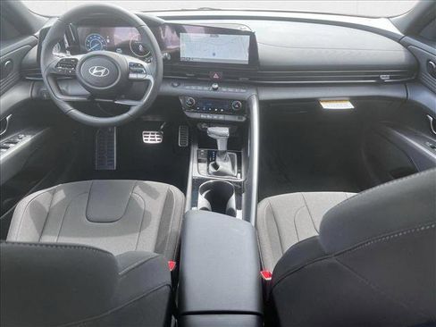New 2025 Hyundai Elantra SEL image 14