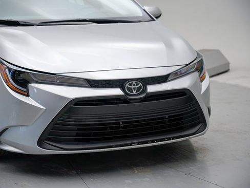 Certified 2024 Toyota Corolla LE image 9