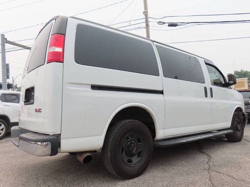 Used 2019 GMC Savana 2500 w/ Driver Convenience Package RWD image 2
