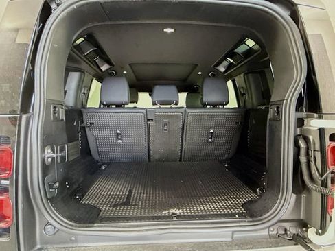 Used 2025 Land Rover Defender 110 S AWD/4WD image 28