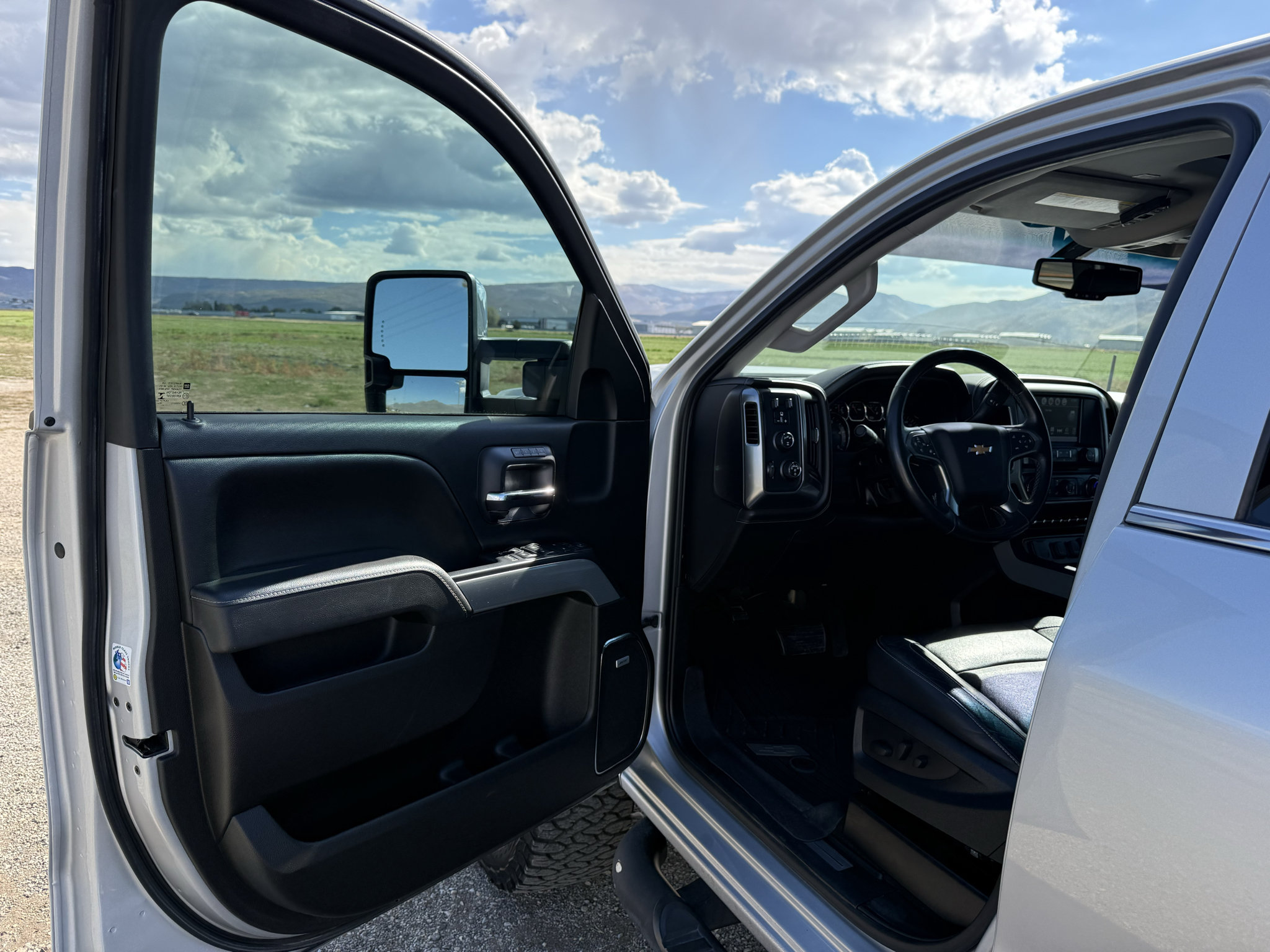 Used 2017 Chevrolet Silverado 2500 LTZ w/ Duramax Plus Package AWD/4WD image 13