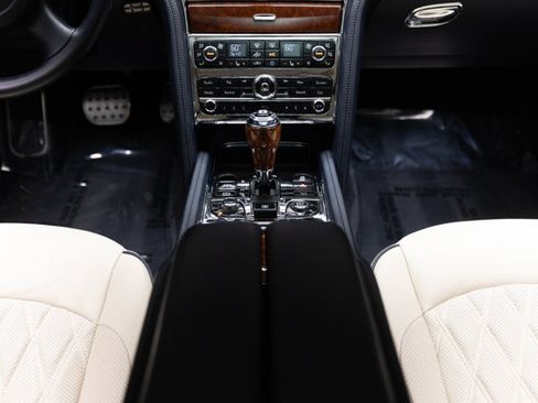 Used 2017 Bentley Mulsanne RWD image 9
