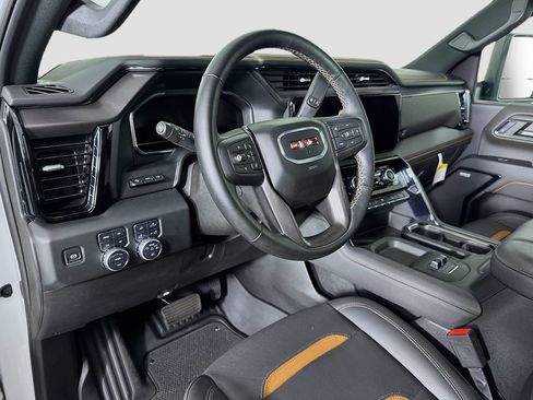 Used 2024 GMC Sierra 2500 AT4 w/ AT4 Premium Plus Package AWD/4WD image 9