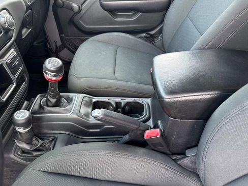 Used 2018 Jeep Wrangler Unlimited Sport image 12