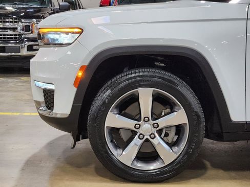 Used 2022 Jeep Grand Cherokee L Limited AWD/4WD image 5