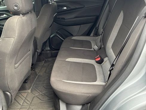 Used 2023 Chevrolet TrailBlazer LT FWD image 10