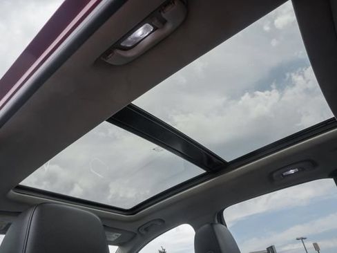 Used 2018 Chevrolet Equinox Premier AWD/4WD image 34