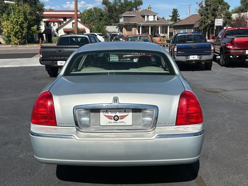 Used 2007 Lincoln Town Car Signature RWD image 6